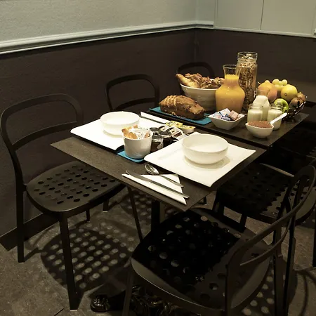 Daval Hotel 2*